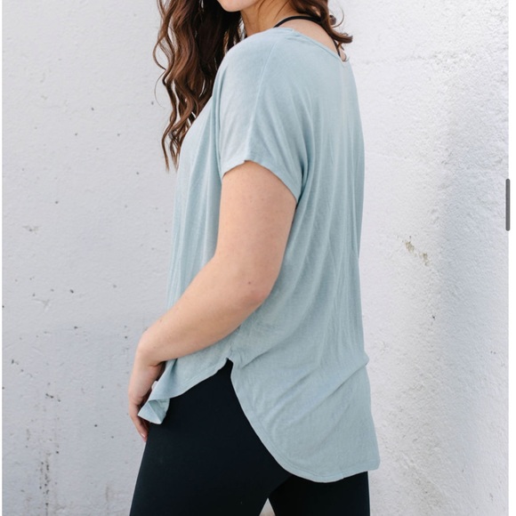 💰SAVVI SM-MD Light Blue Oversized Relaxed Boxy Curved Hi Low Hem TIDES Top - Picture 3 of 13